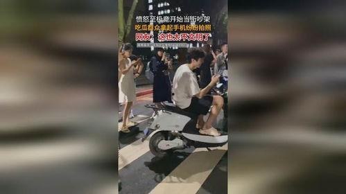 街头免费吃瓜视频,揭秘热门事件背后的真相