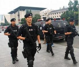 成都警察吃瓜事件,网络舆论下的警民互动与反思