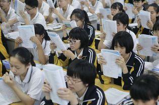 镇江高中康华吃瓜,镇江学子吃瓜乐趣多