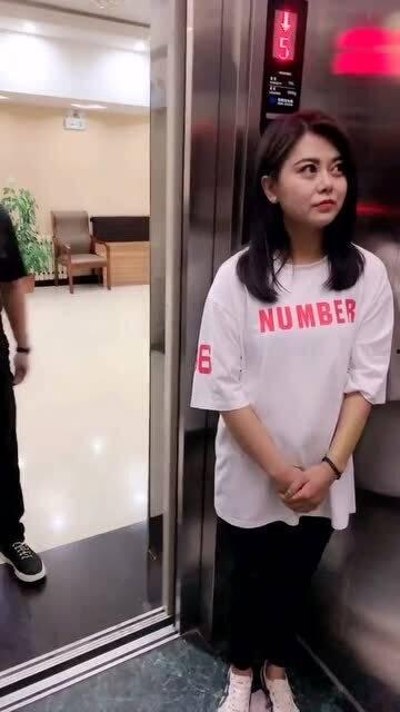 吃瓜电梯搞笑,笑料横生的欢乐时光